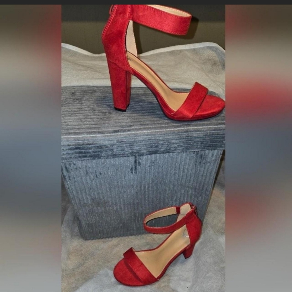Used Elegant Red Women's Heels
